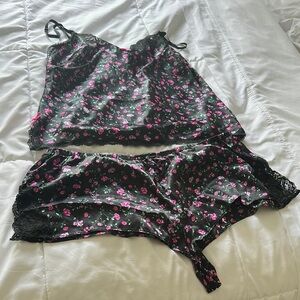 Victoria’s Secret Large Floral Lace Trim Sleepwear Set